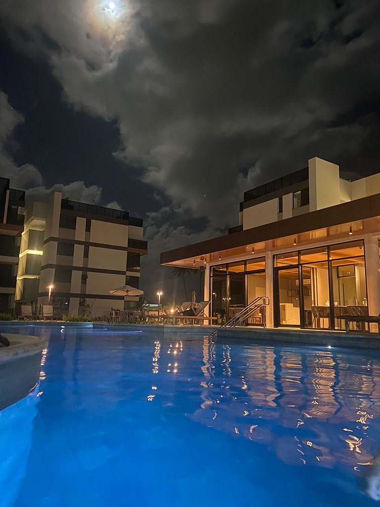 Apê 2 quartos beira-mar c/ restaurante e recreação