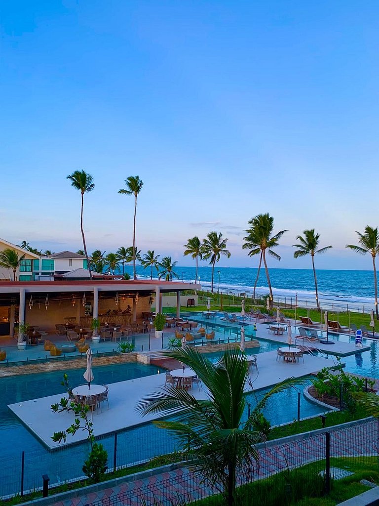 Apê 2 quartos beira-mar c/ restaurante e recreação