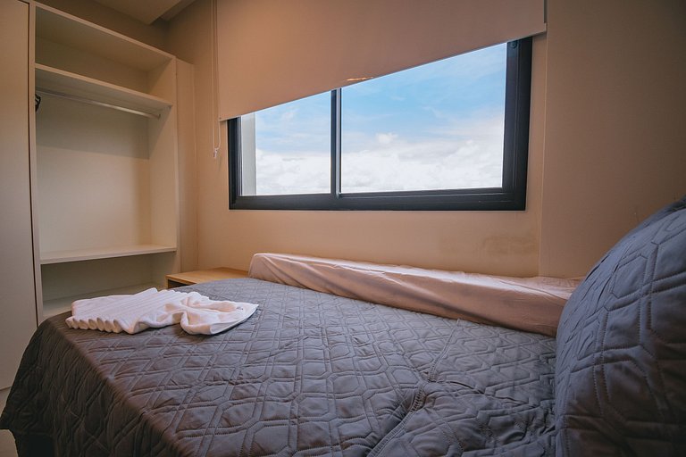 Apê 2 quartos beira-mar c/ restaurante e recreação