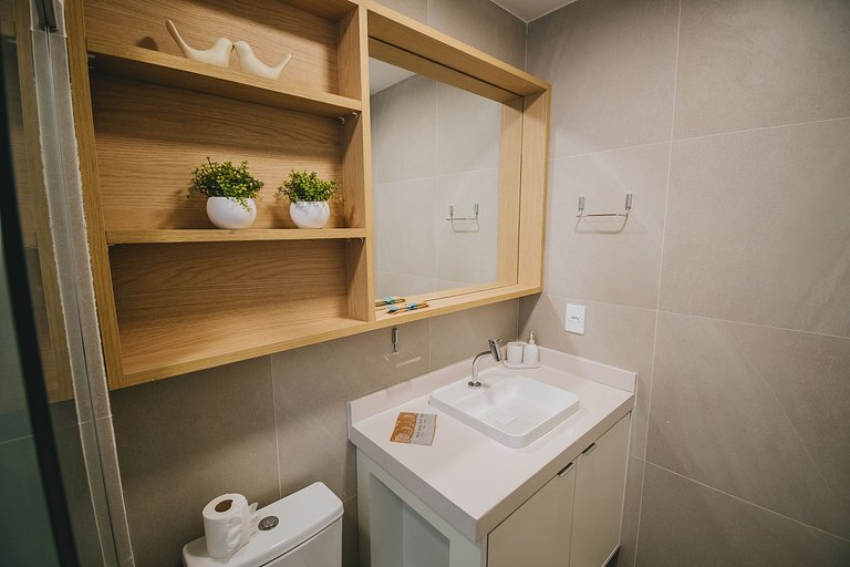 Apê 2 quartos beira-mar c/ restaurante e recreação