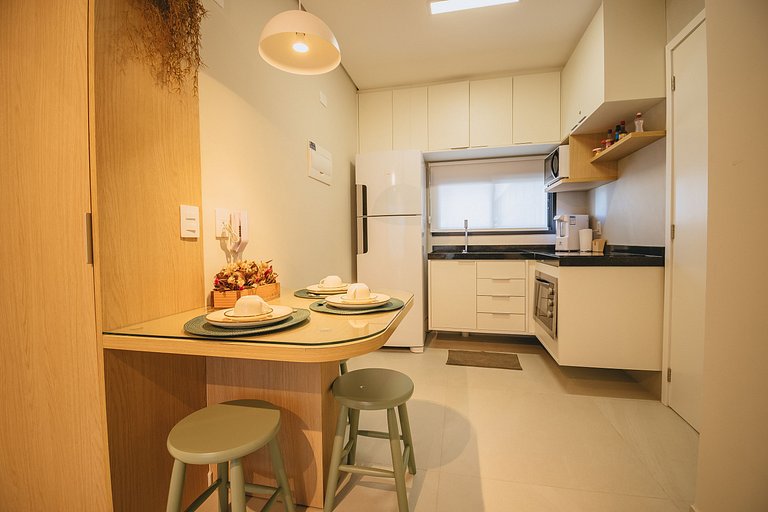 Apê 2 quartos beira-mar c/ restaurante e recreação