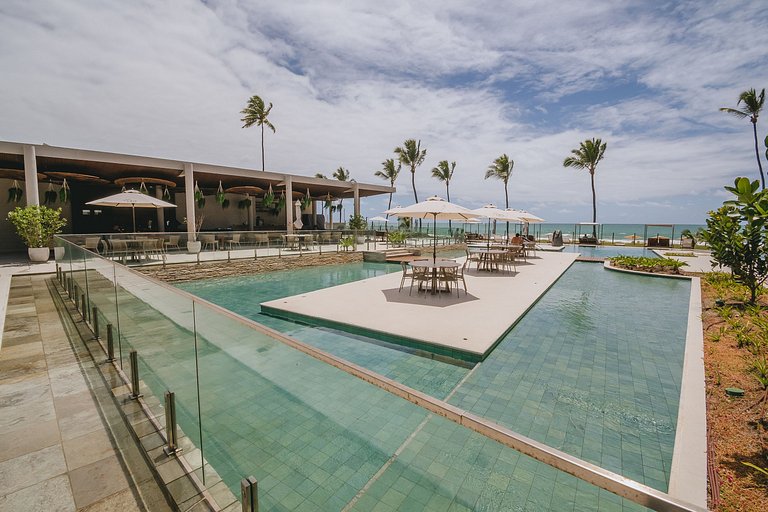 Apê 2 quartos beira-mar c/ restaurante e recreação