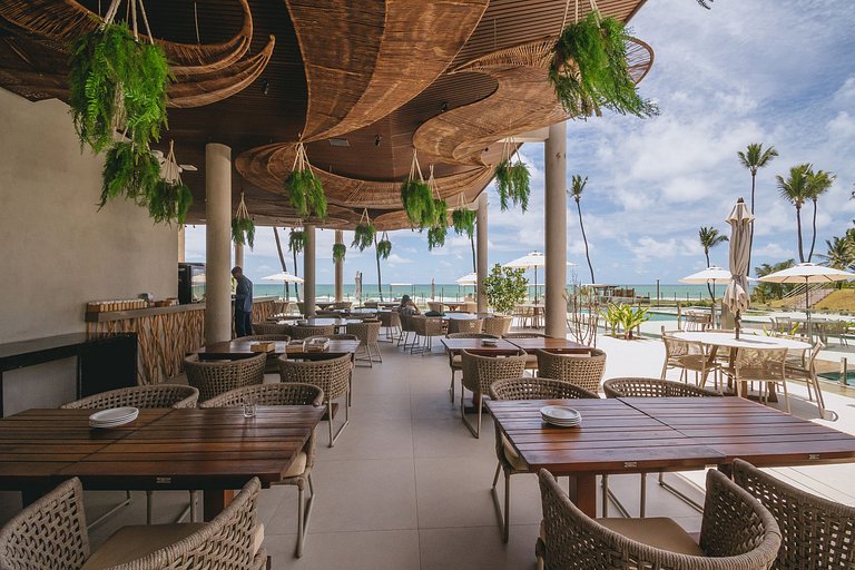 Apê 2 quartos beira-mar c/ restaurante e recreação