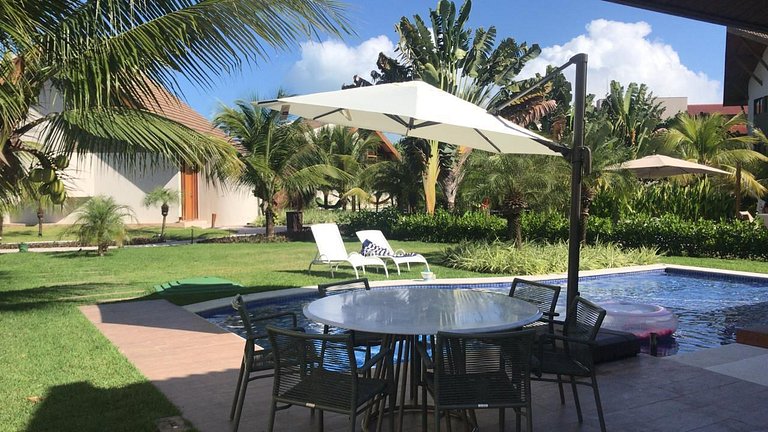 Bangalô exclusivo com serviço e piscina privada