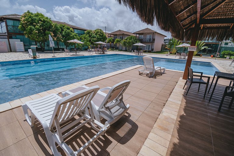 Casa c/ piscina privativa frente a parque aquático