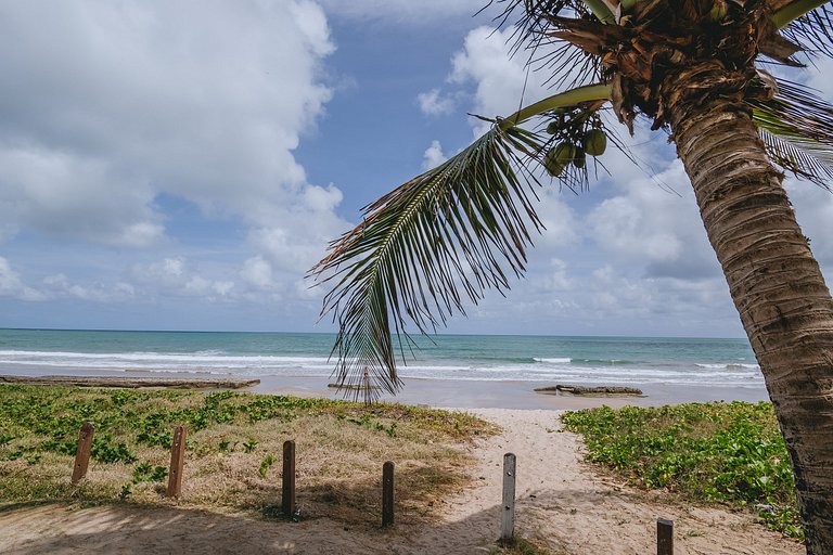 Casa c/ piscina privativa frente a parque aquático