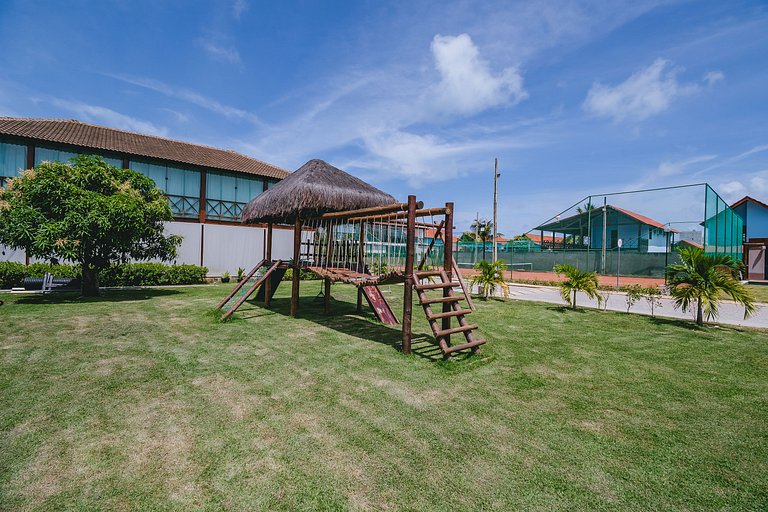 Casa c/ piscina privativa frente a parque aquático