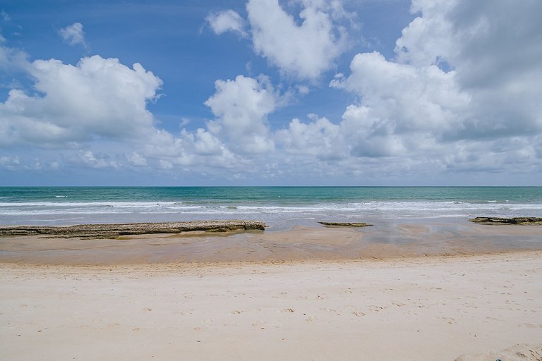 Casa c/ piscina privativa frente a parque aquático