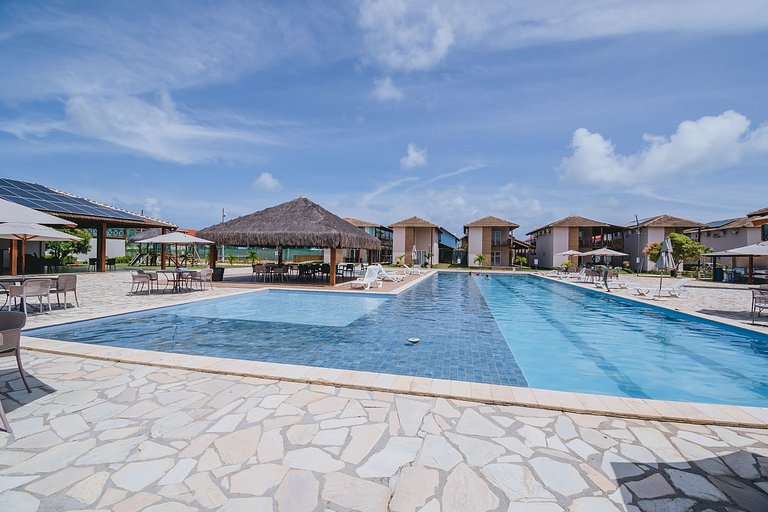 Casa c/ piscina privativa frente a parque aquático