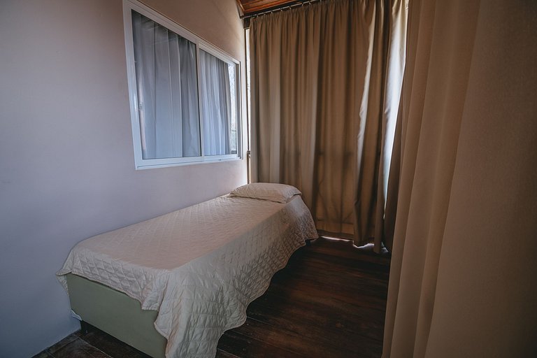 Casa c/ piscina privativa frente a parque aquático