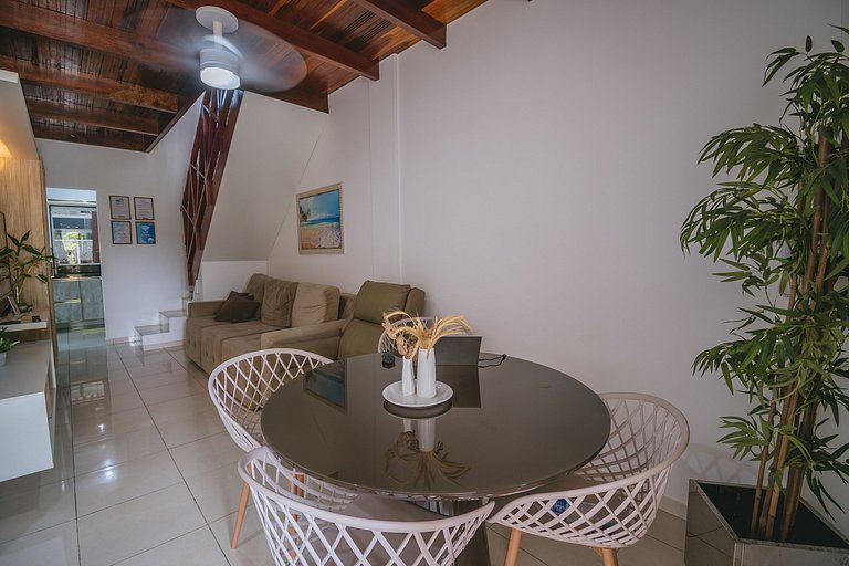 Casa c/ piscina privativa frente a parque aquático