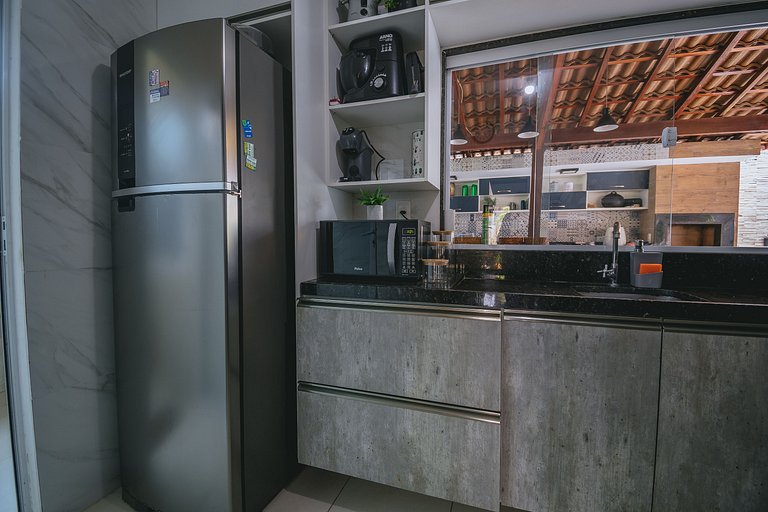 Casa c/ piscina privativa frente a parque aquático