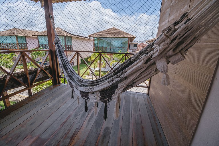 Casa c/ piscina privativa frente a parque aquático