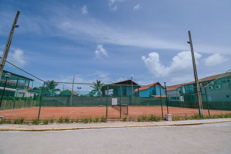 Casa c/ piscina privativa frente a parque aquático