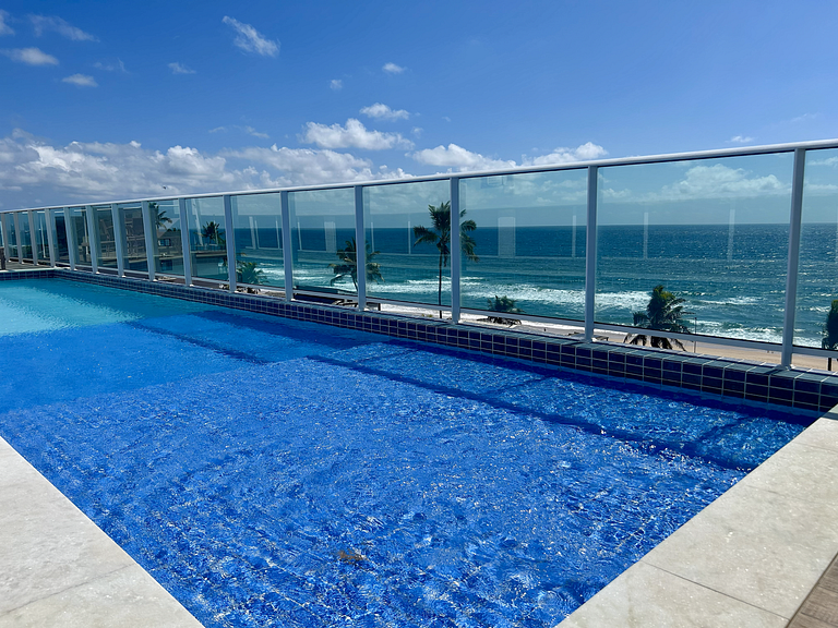 Estúdio com vista mar e piscina no rooftop