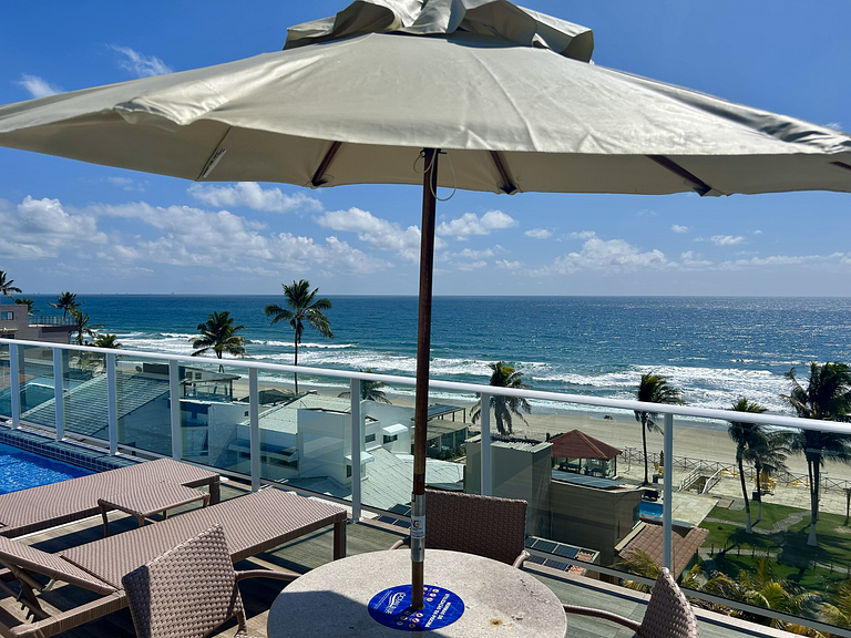 Estúdio com vista mar e piscina no rooftop