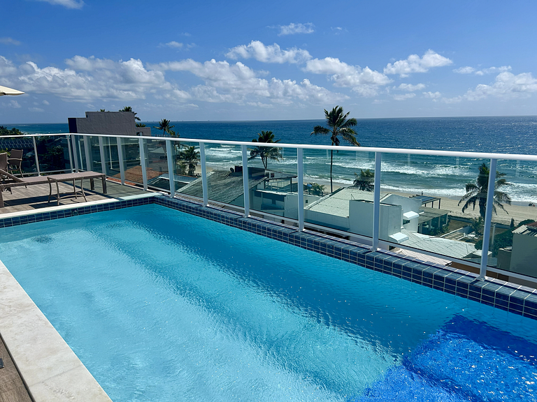 Estúdio com vista mar e piscina no rooftop