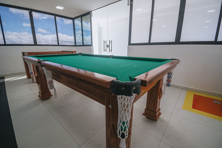 Estúdio moderno c/ piscina no rooftop no centro