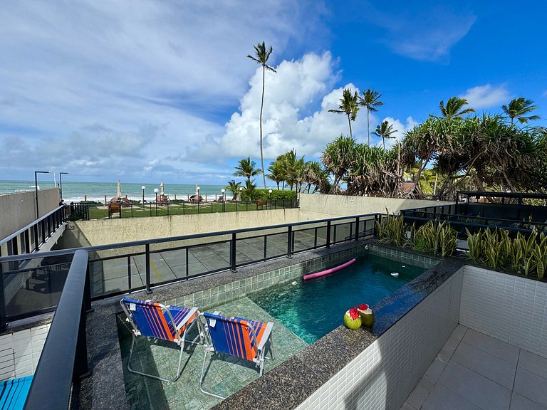 Flat beira-mar com piscina em Porto de Galinhas