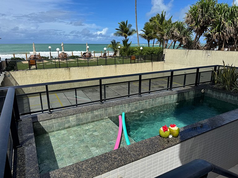 Flat beira-mar com piscina em Porto de Galinhas