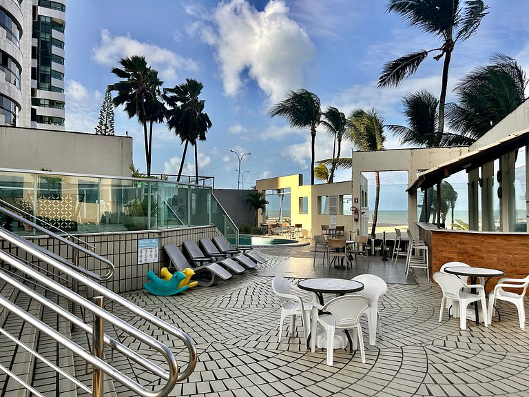 Studio beira-mar com piscina na praia de Piedade