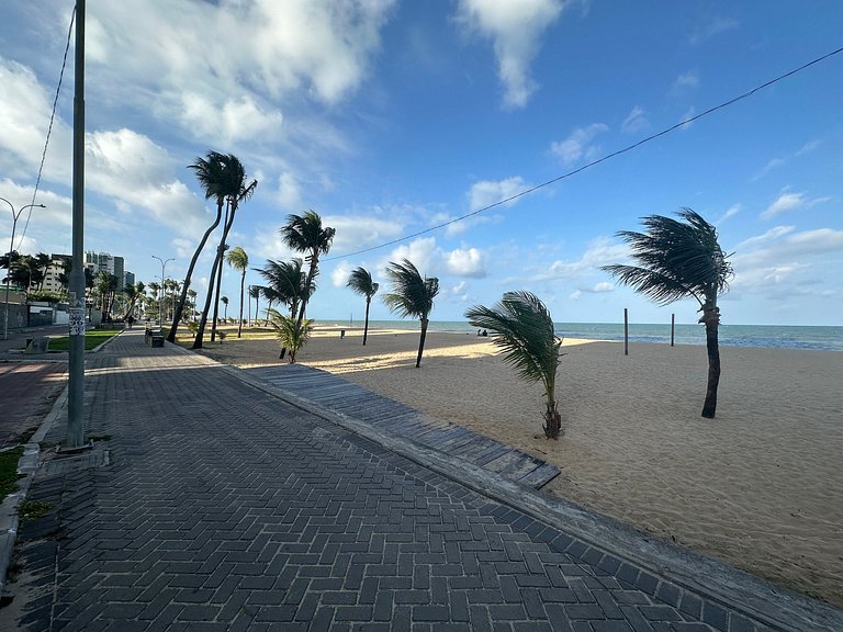 Studio beira-mar com piscina na praia de Piedade