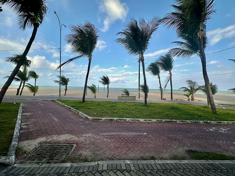 Studio beira-mar com piscina na praia de Piedade